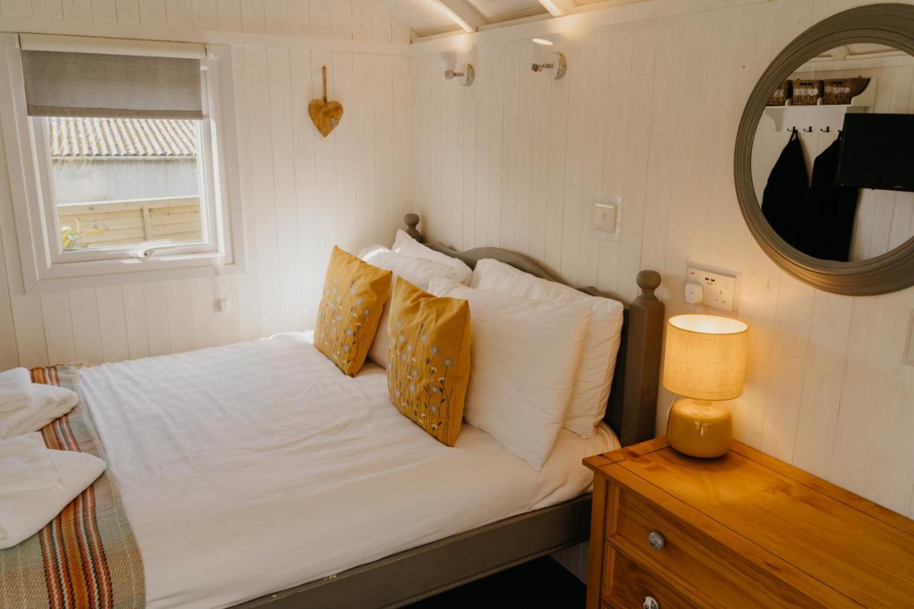 Little England Retreats - Cottage, Yurt And Shepherd Huts Othery Exteriör bild