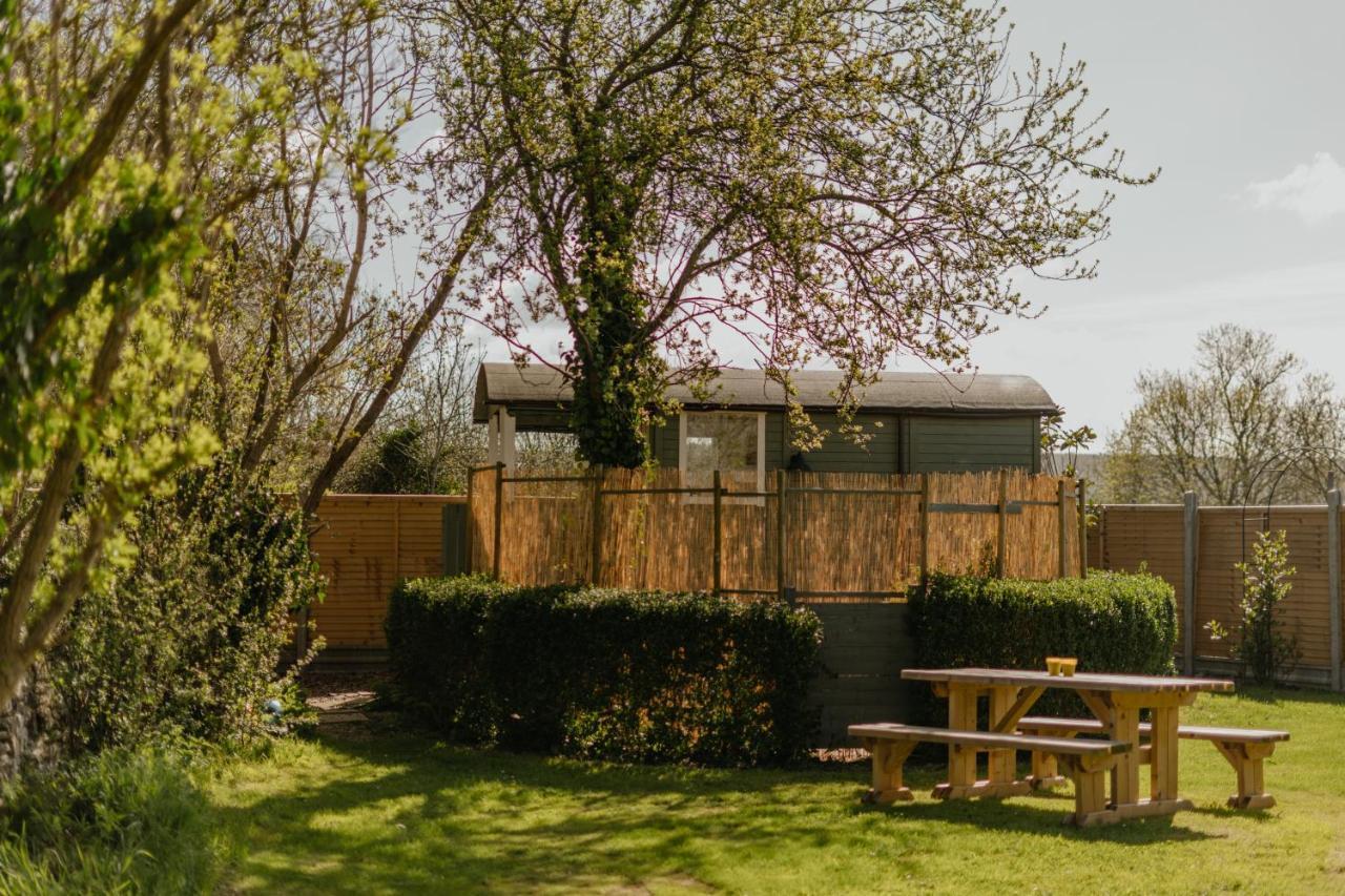 Little England Retreats - Cottage, Yurt And Shepherd Huts Othery Exteriör bild