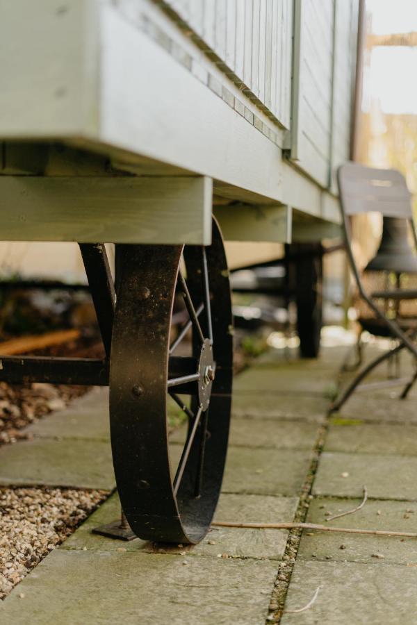 Little England Retreats - Cottage, Yurt And Shepherd Huts Othery Exteriör bild