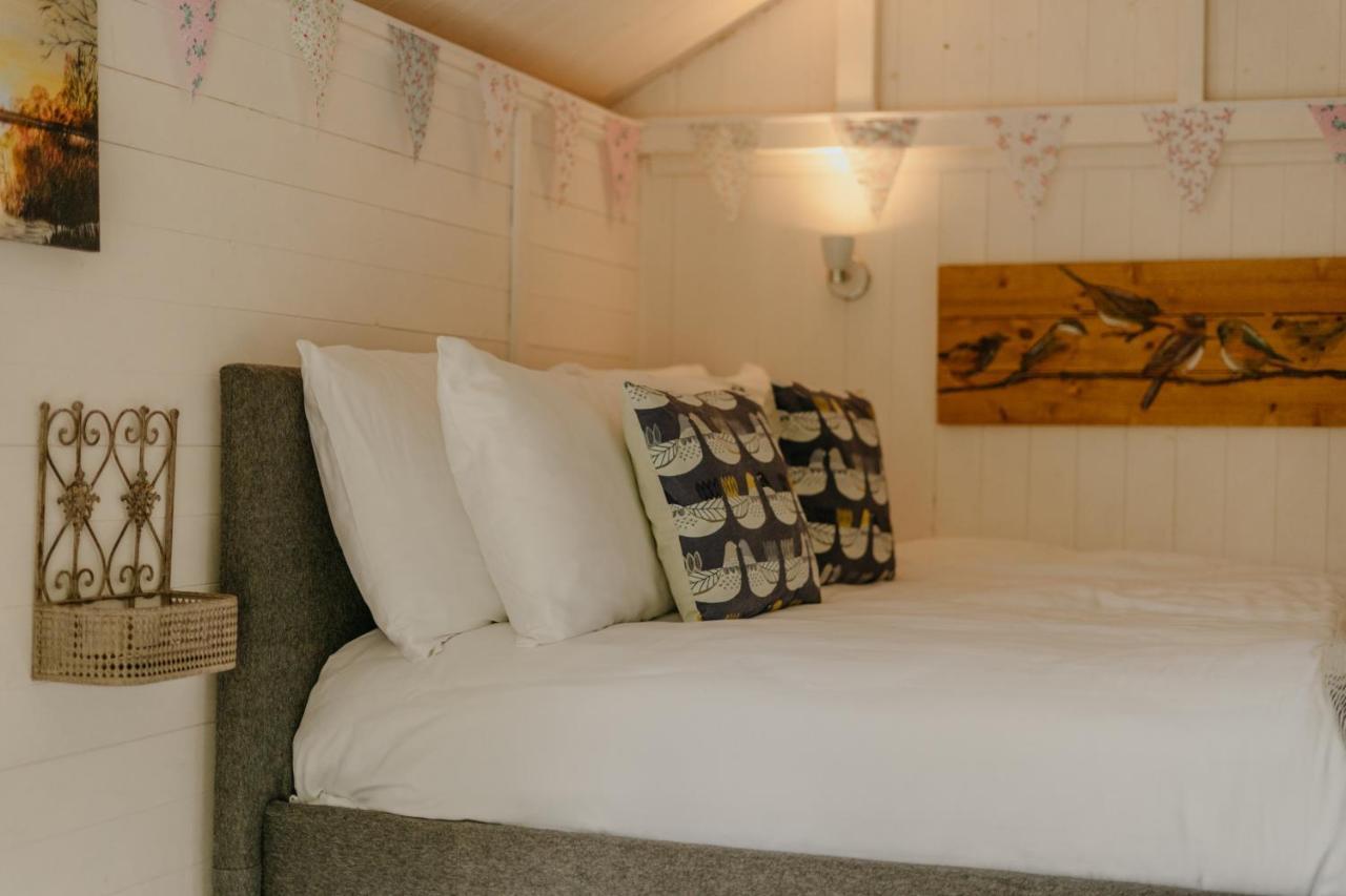 Little England Retreats - Cottage, Yurt And Shepherd Huts Othery Exteriör bild