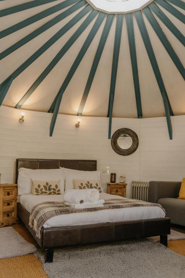 Little England Retreats - Cottage, Yurt And Shepherd Huts Othery Exteriör bild