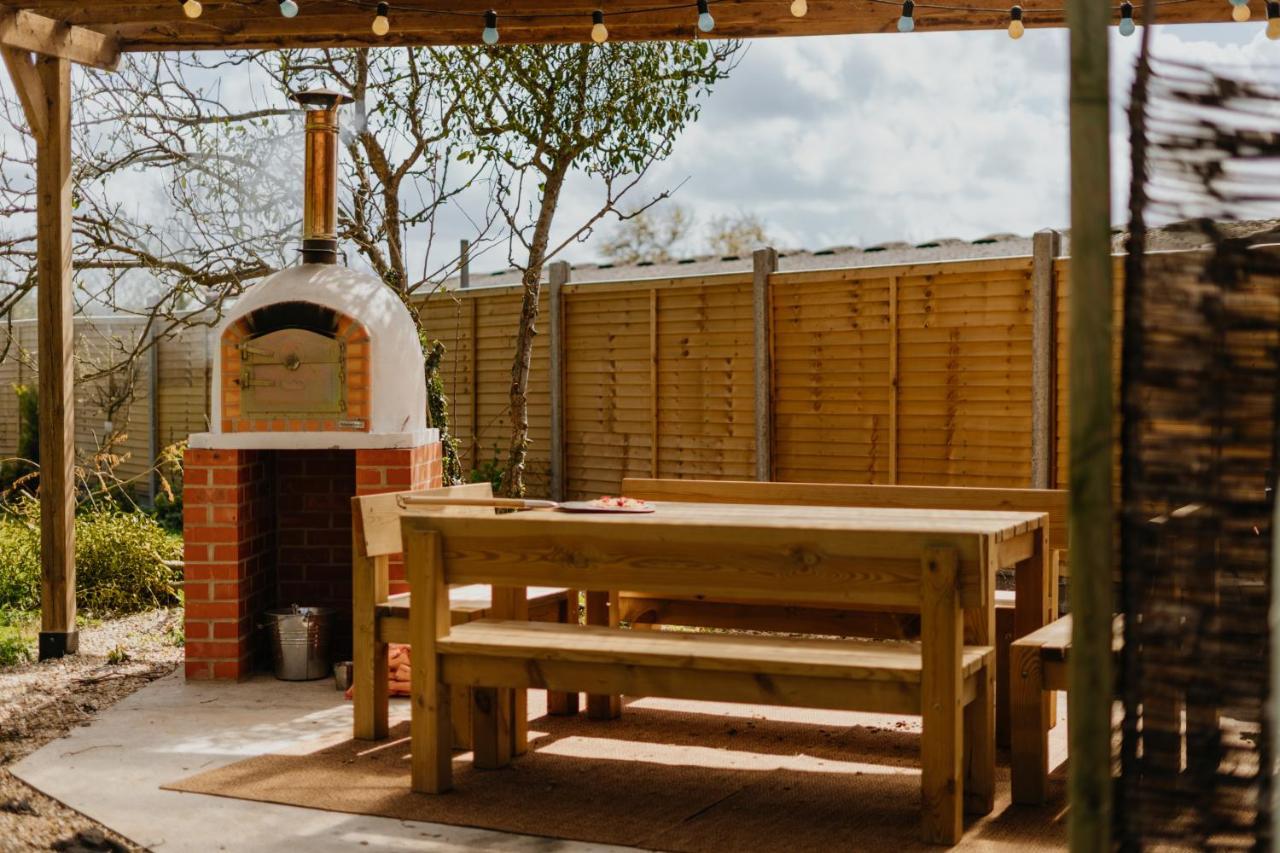Little England Retreats - Cottage, Yurt And Shepherd Huts Othery Exteriör bild