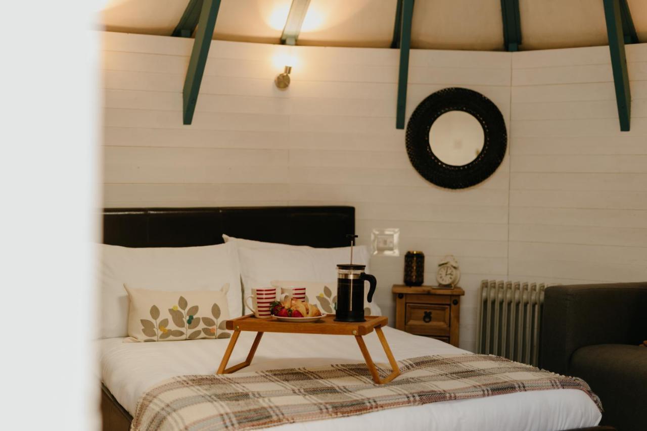 Little England Retreats - Cottage, Yurt And Shepherd Huts Othery Exteriör bild
