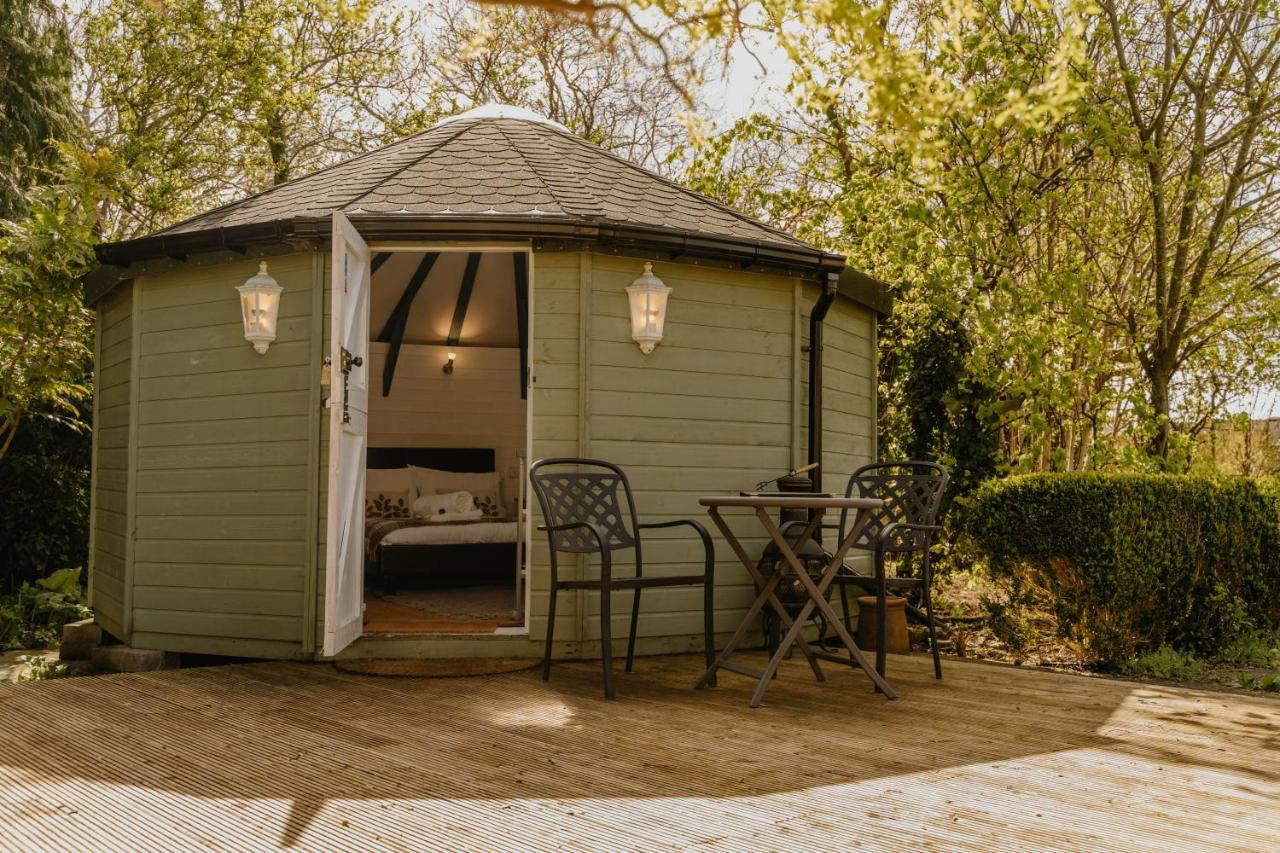 Little England Retreats - Cottage, Yurt And Shepherd Huts Othery Exteriör bild