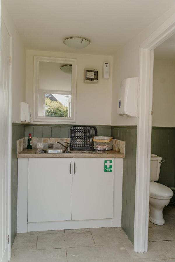 Little England Retreats - Cottage, Yurt And Shepherd Huts Othery Exteriör bild
